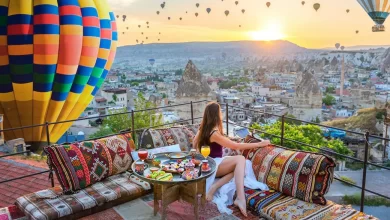 Where do rich people hang out in Turkey And Izmir?